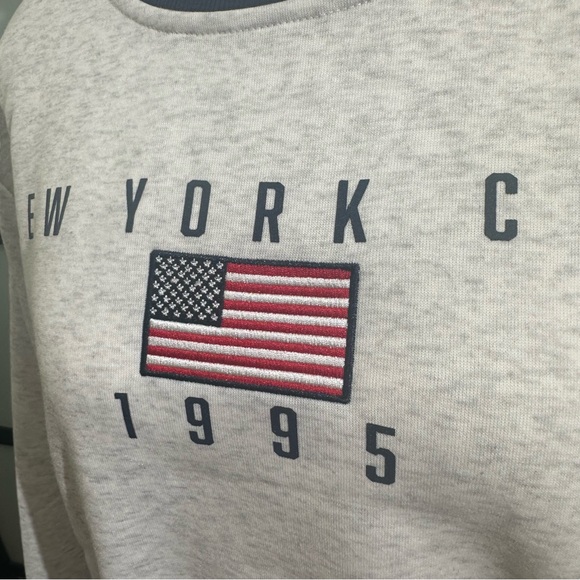 *New**Embroidered New York City Pullover sizes S - Picture 3 of 10